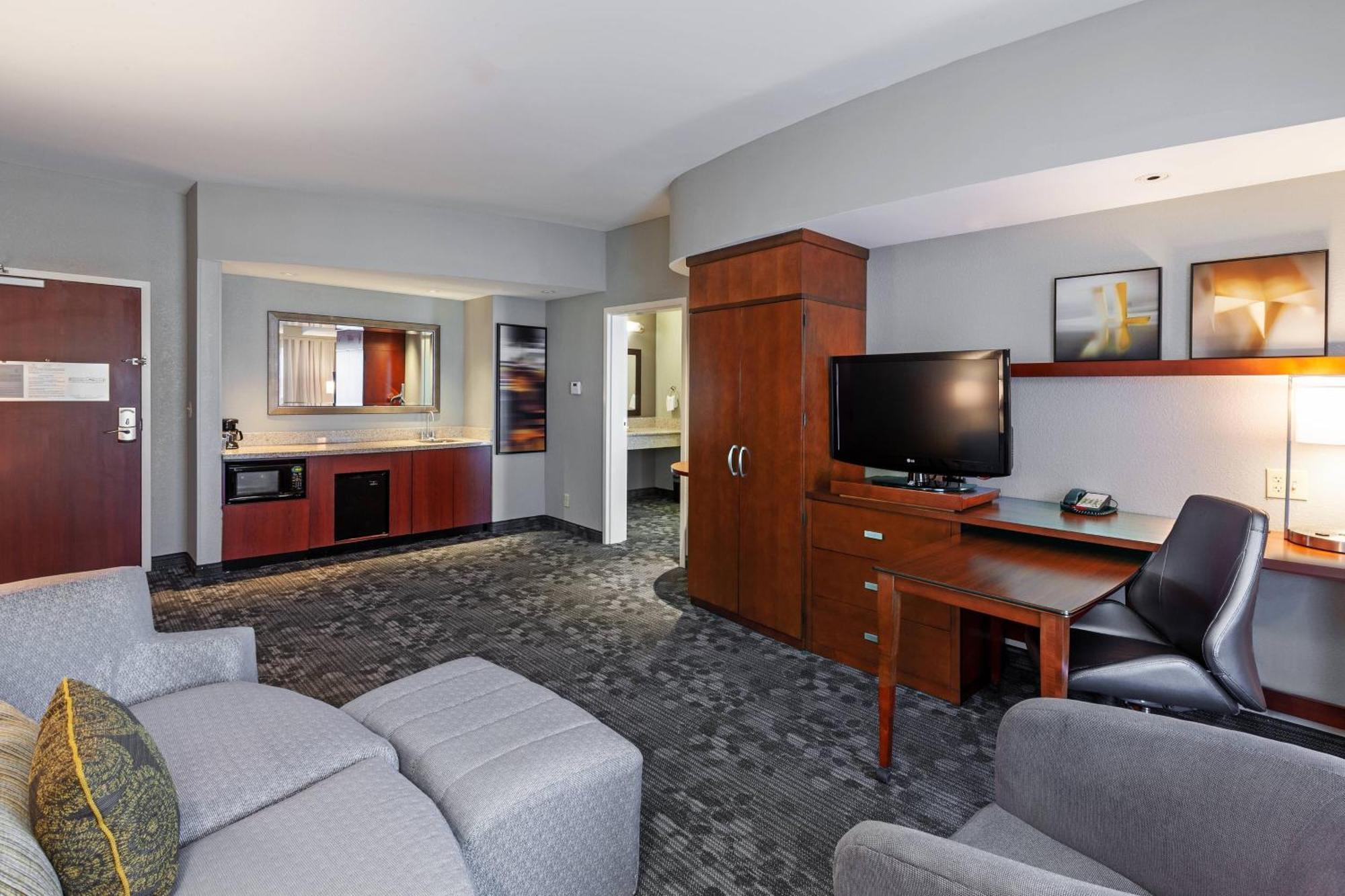 Courtyard By Marriott Tulsa Woodland Hills Hotel Ngoại thất bức ảnh