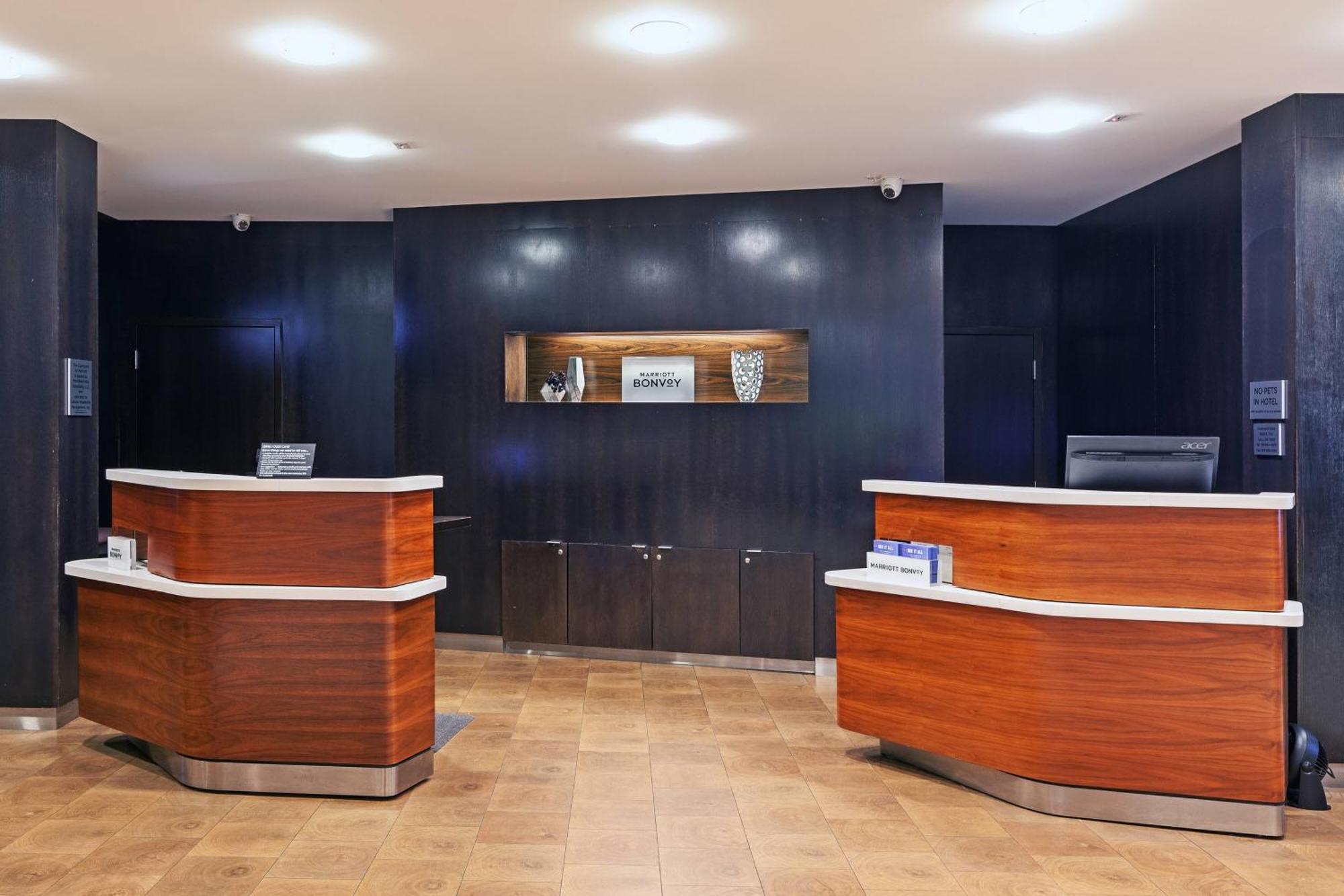 Courtyard By Marriott Tulsa Woodland Hills Hotel Ngoại thất bức ảnh