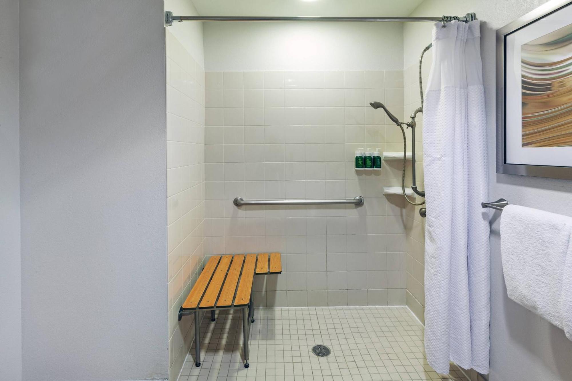 Courtyard By Marriott Tulsa Woodland Hills Hotel Ngoại thất bức ảnh