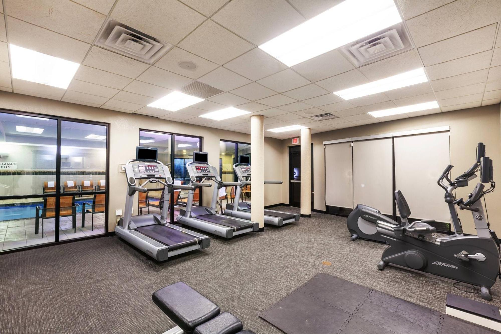 Courtyard By Marriott Tulsa Woodland Hills Hotel Ngoại thất bức ảnh