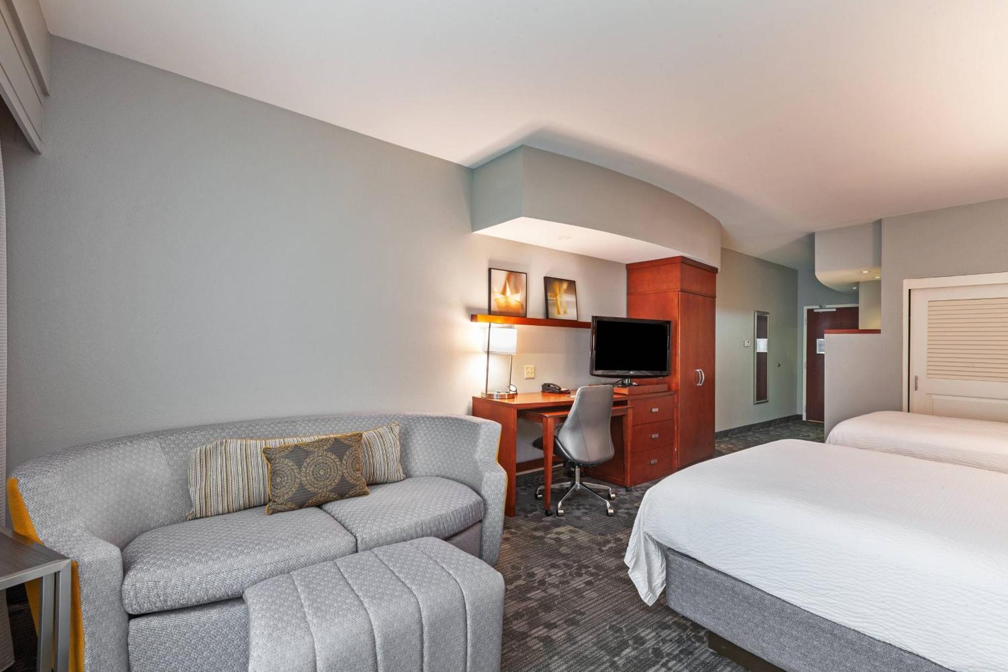 Courtyard By Marriott Tulsa Woodland Hills Hotel Ngoại thất bức ảnh