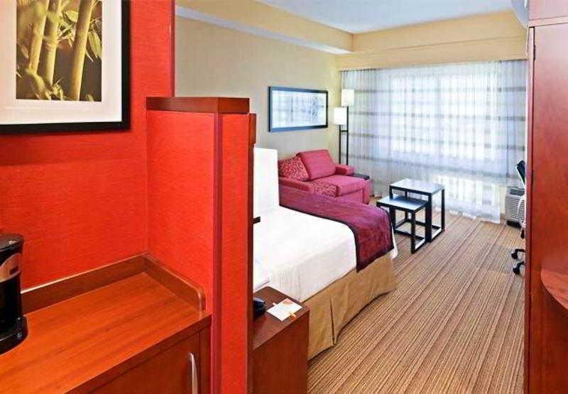 Courtyard By Marriott Tulsa Woodland Hills Hotel Ngoại thất bức ảnh