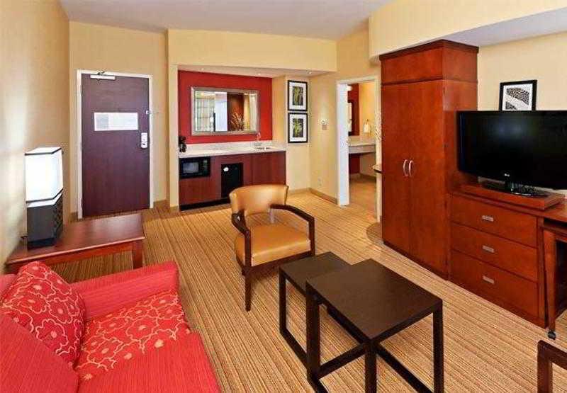 Courtyard By Marriott Tulsa Woodland Hills Hotel Ngoại thất bức ảnh
